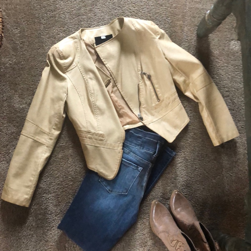 Jacket - Picture 2 of 8